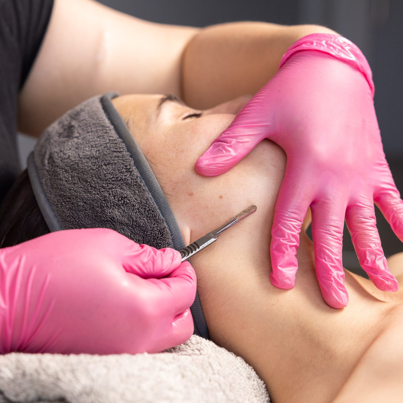 Educator-led dermaplaning session